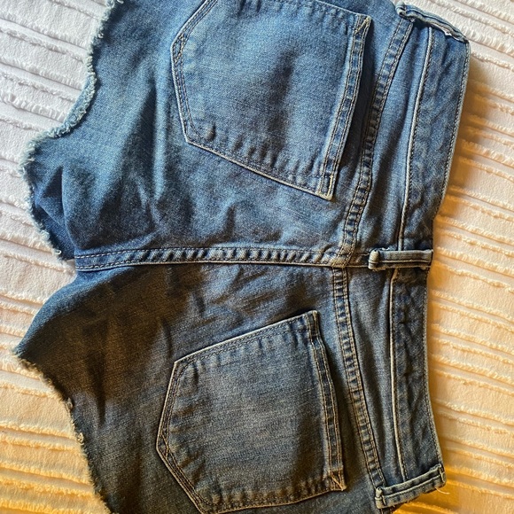 Gap Summercrop Jean shorts - Sz 25 - Picture 2 of 3